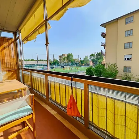 Homestay Balcony In Florence Metro Area *