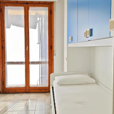 Homestay Balcony In Florence Metro Area